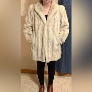 Luxurious Cream Mink Fur Coat